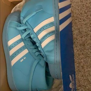 Pro model adidas sneakers